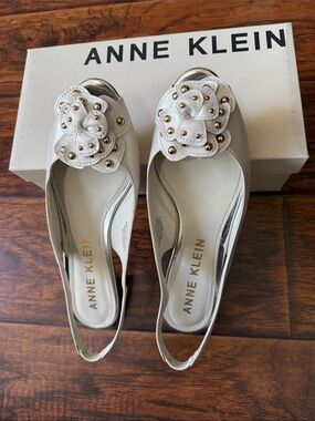 Anne Klein White Floral Slingback Mules with Gold Stud Accents